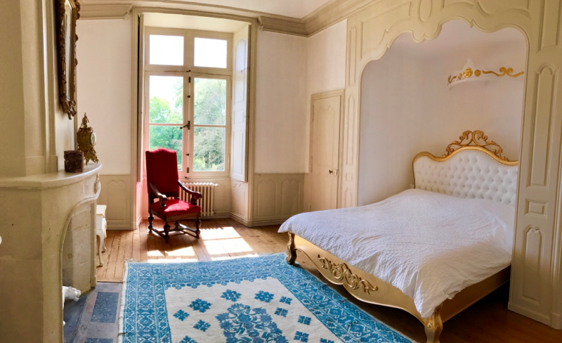 File:White-Gold-room.png
